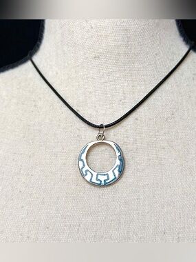 🩵Silver Tone Aztec Style Turquoise Inlay Pendant Necklace
